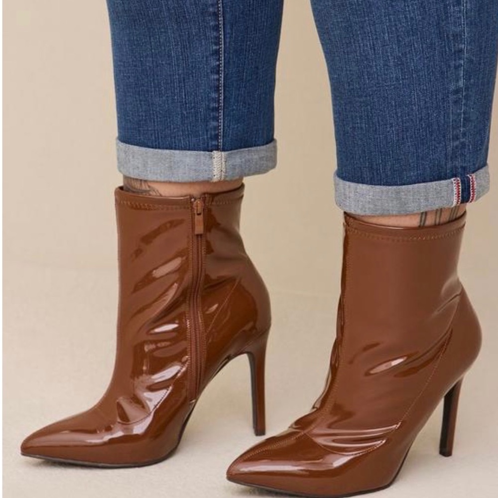 Brand New Brown Pointed Heel Toe Boot Size 9WW